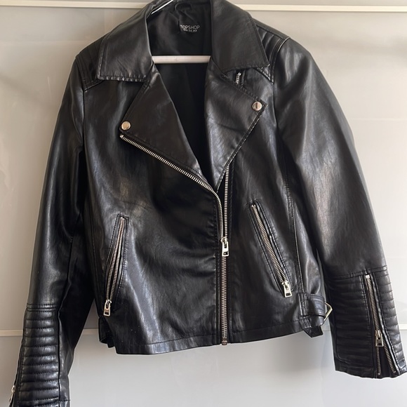 Black top shop Sz 8 faux leather jacket. - Picture 3 of 4